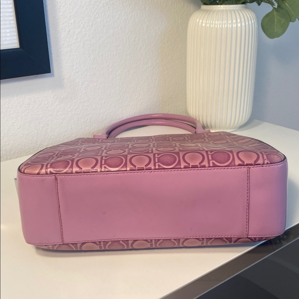 Salvatore Ferragamo Gancini Logo Lavender Leather Tote - Picture 6 of 13